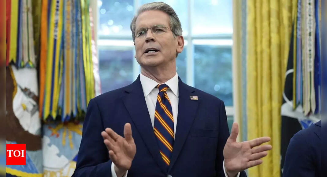 ‘Russian economy will be in total collapse’: Trump official wants more tariffs on countries buying Russia oil; urges EU to add pressure