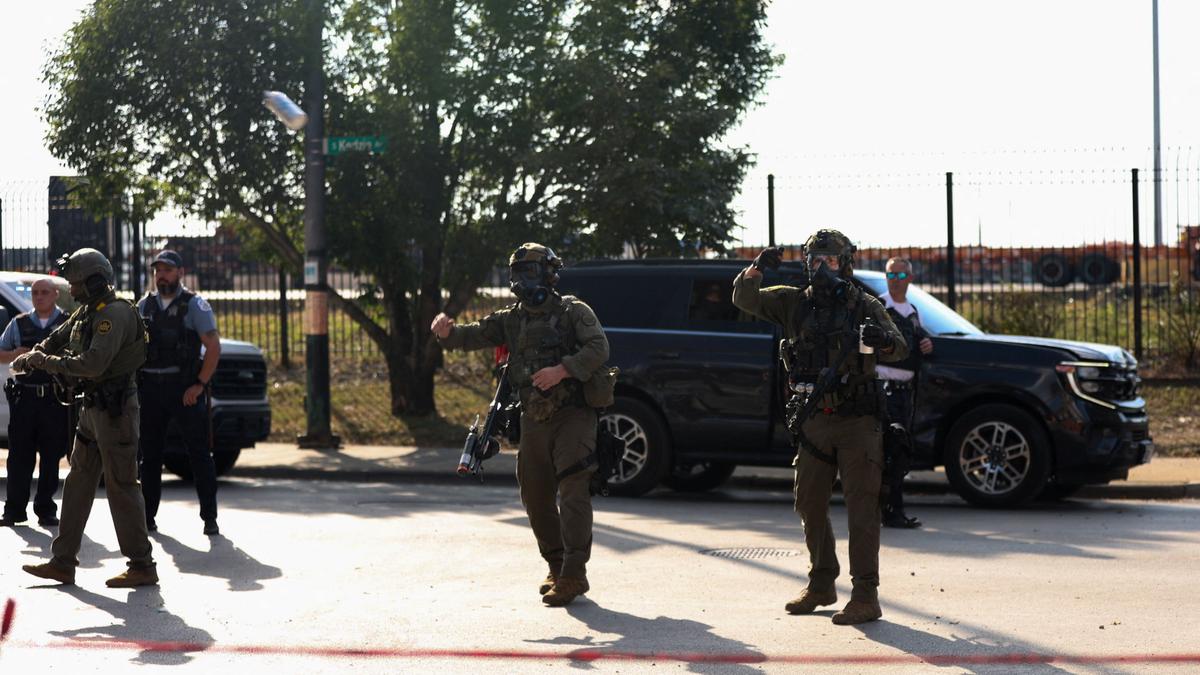 Trump plans to federalise 300 troops in Illinois, as judge blocks similar mobilisation in Oregon