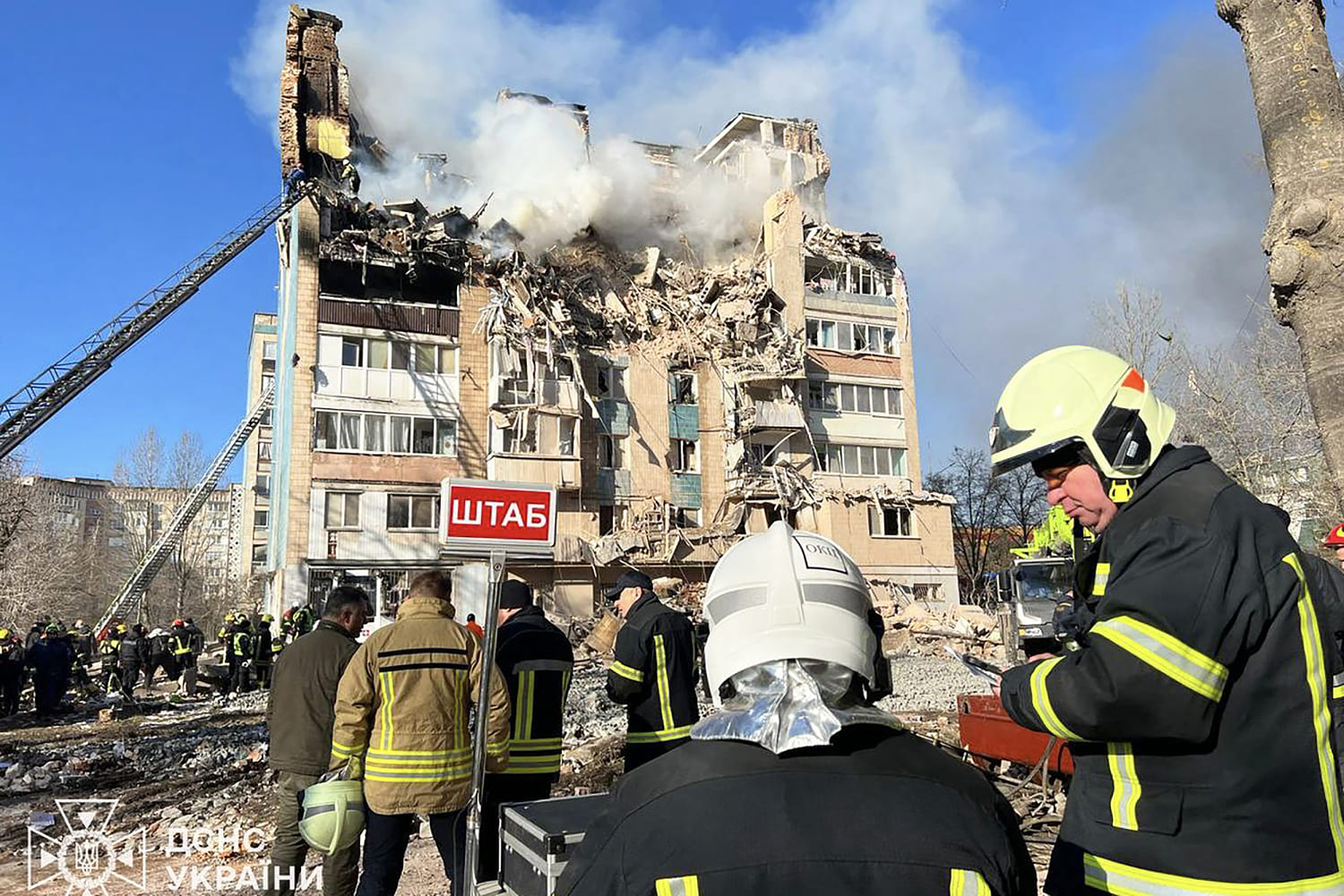 U.S. delegation arrives in Ukraine for peace talks after at least 25 killed in Russian strikes​Henry Austin