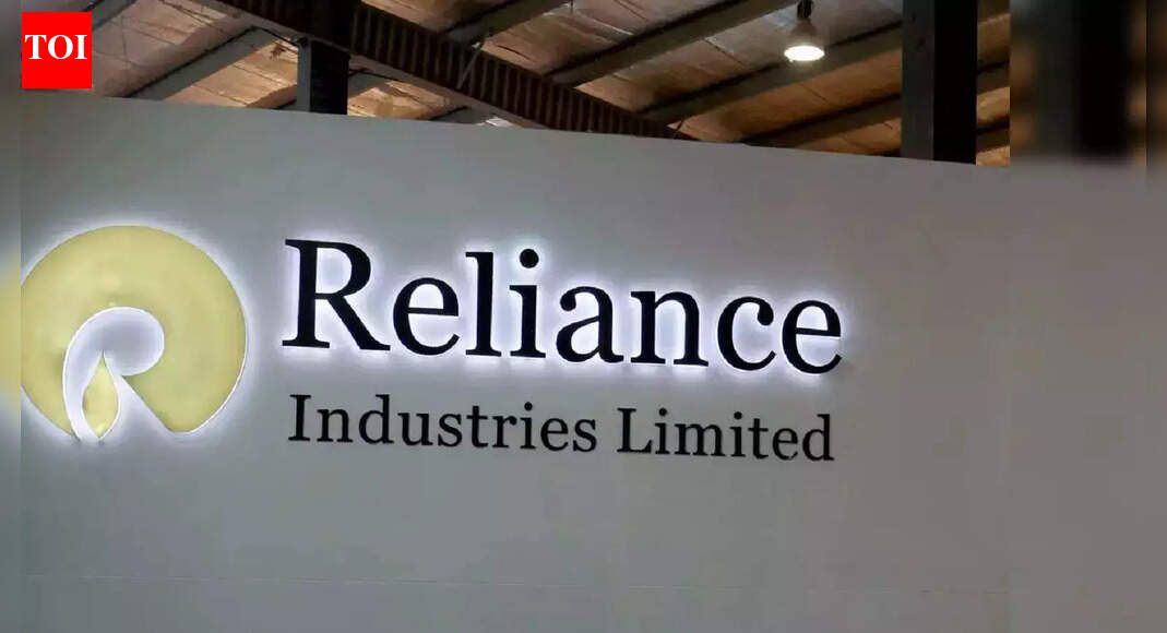 Reliance Industries shares fall 5%! Over Rs 1 lakh crore eroded from M-cap — What triggered the fall?
