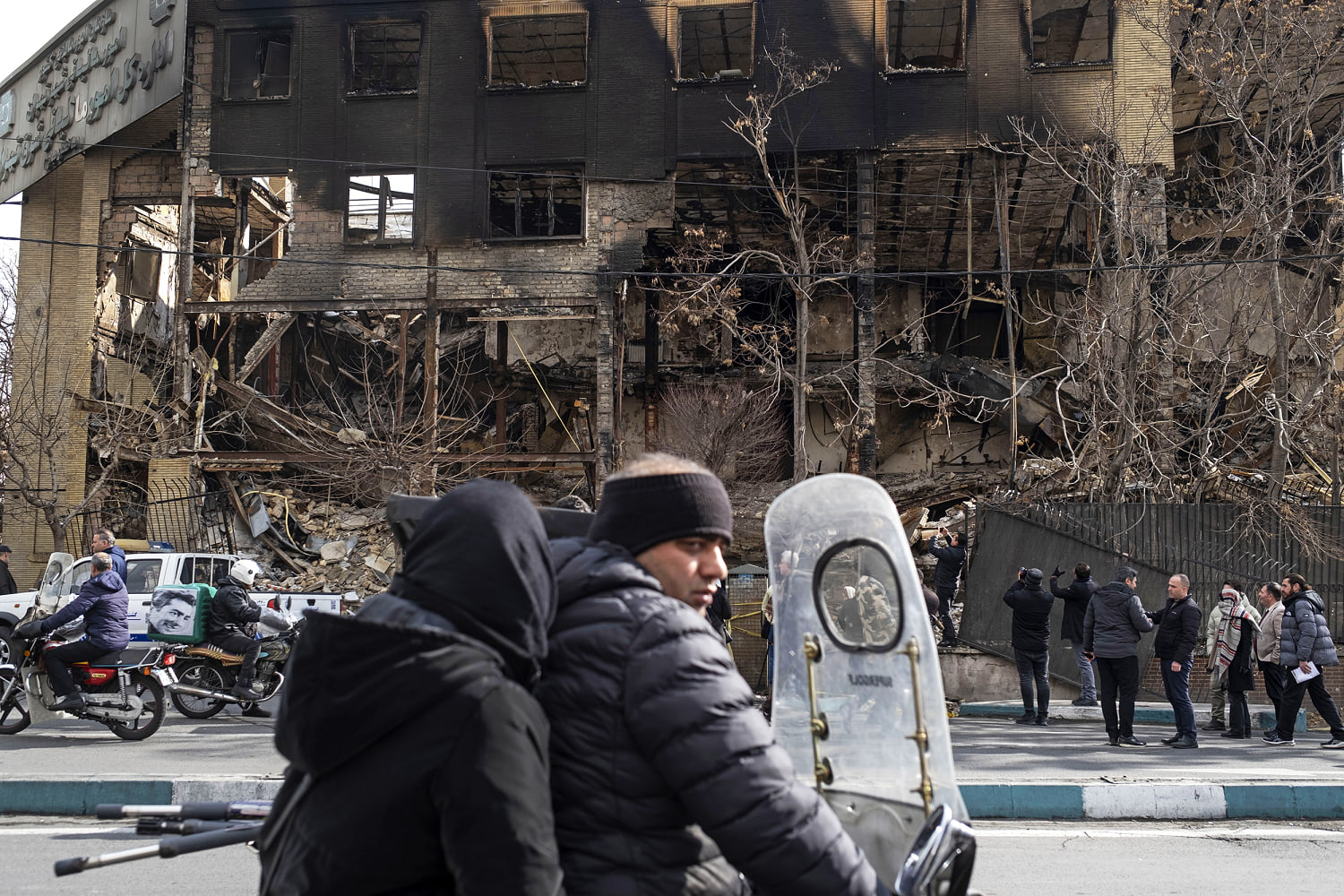 Trump warns U.S. ‘armada’ heading to Iran; death toll in protest crackdown tops 5,000, activists say​Alexander Smith