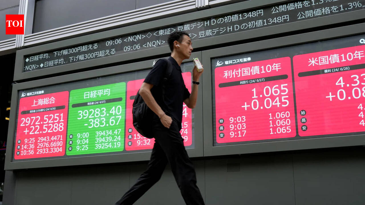 Asian stocks today: AI concerns continue to drag down markets; Nikkei falls over 500 points, HSI sheds 2%